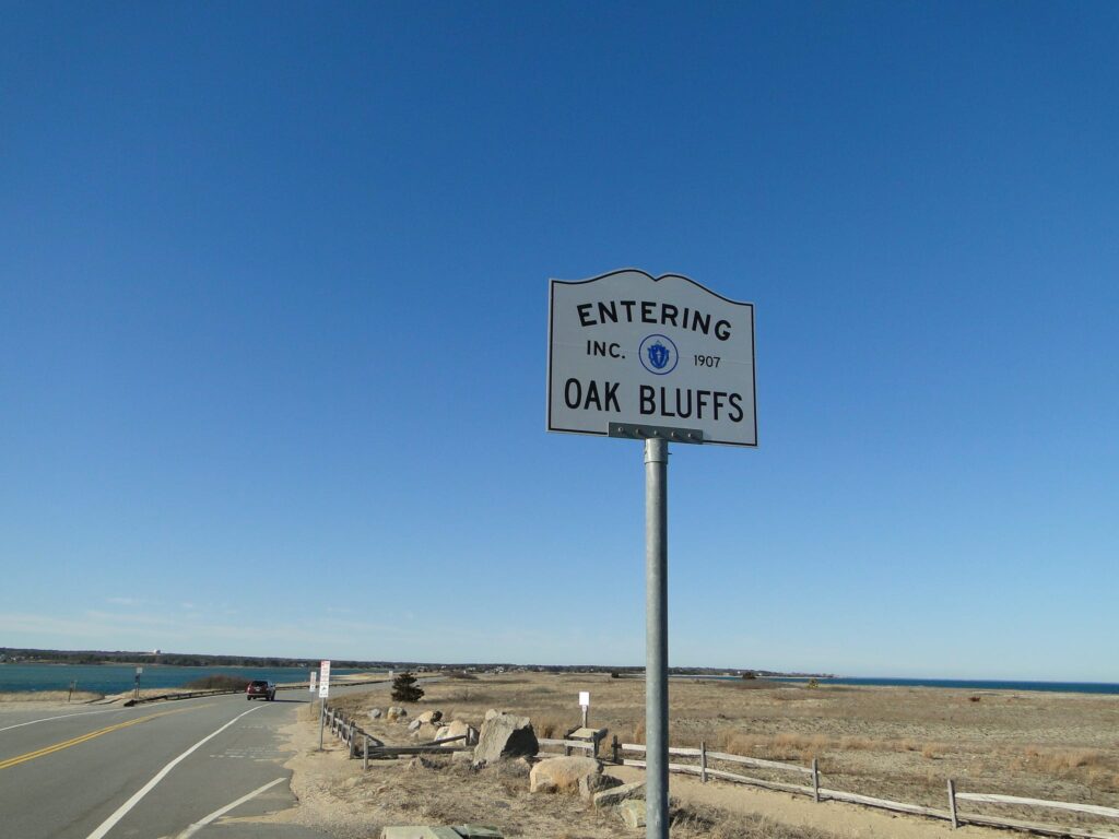 oak-bluffs-sign