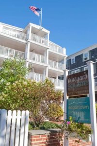 This hotel is close to the ferry that'll take you to Chappaquiddick Island.