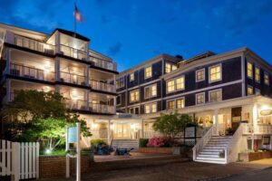 The exterior of an Edgartown hotel close to Martha's Vineyard shops.